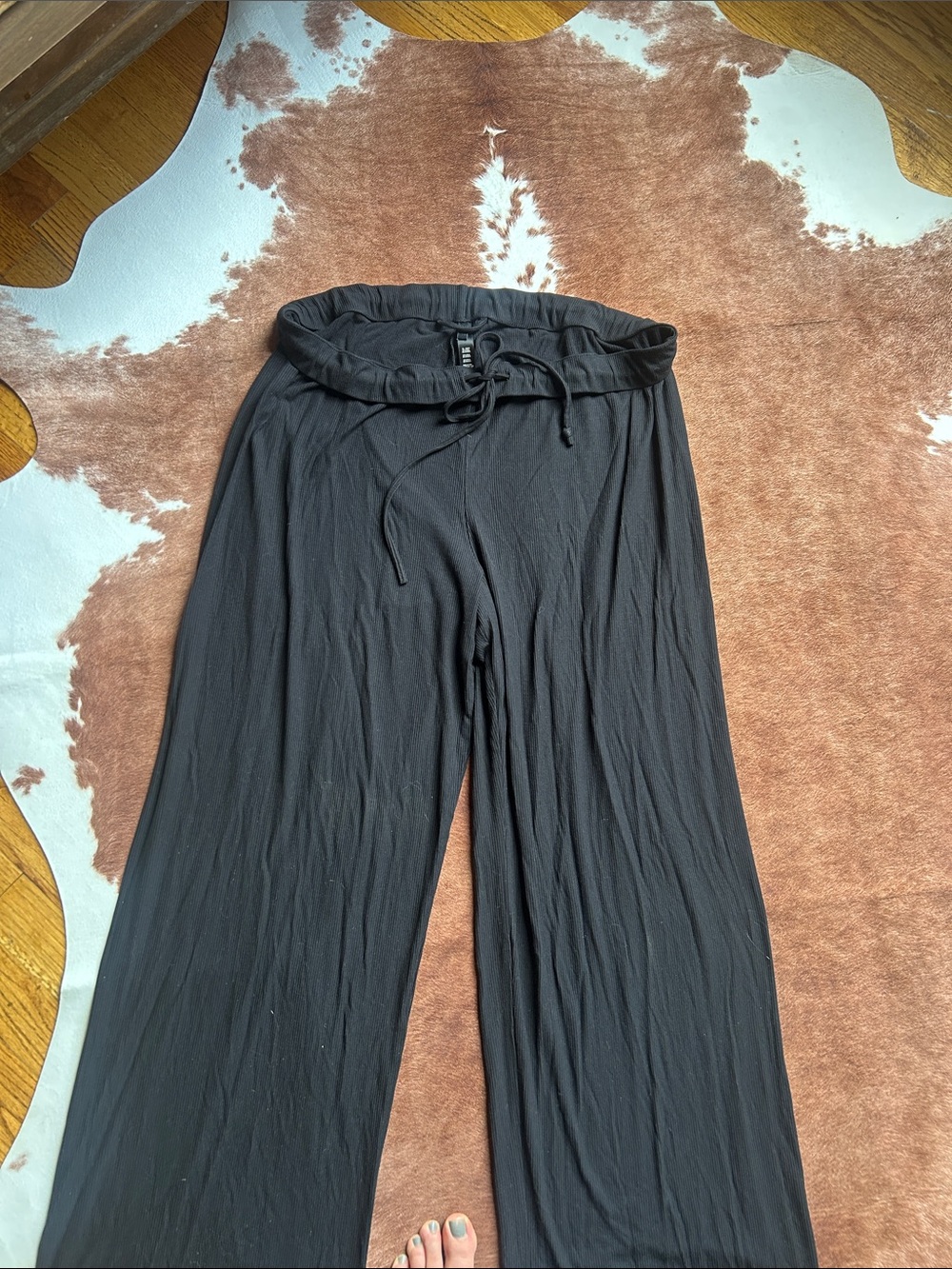 Skims Drawstring Ribbed Lounge Pants - Picture 3 of 4